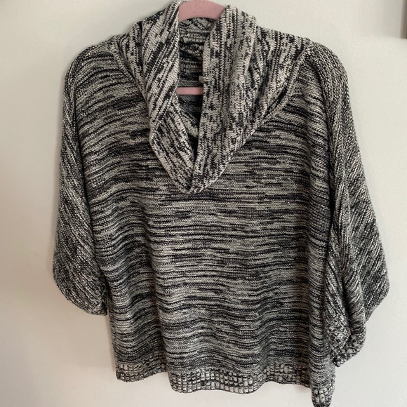 New York & Company Sweaters - 💙3/$20 or 2/$15 - sweater